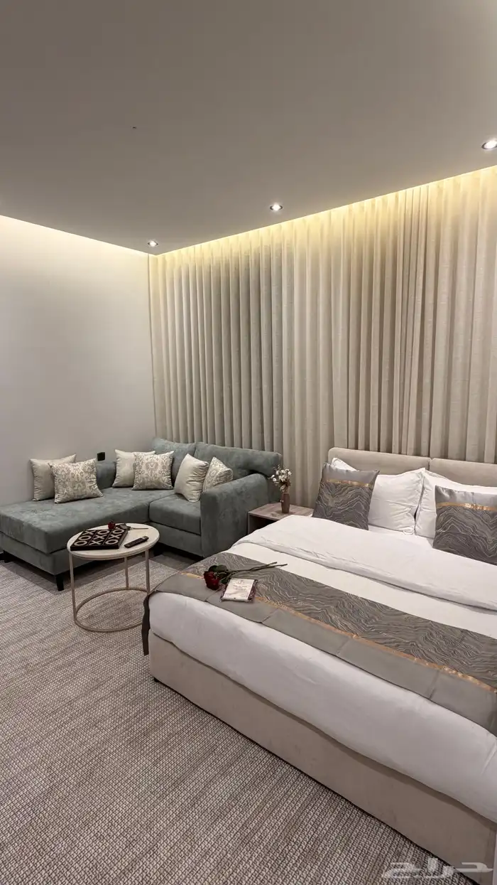 أستديو فندقي فاخر بجلسة جانبية للإيجار اليومي والأسبوعي 0