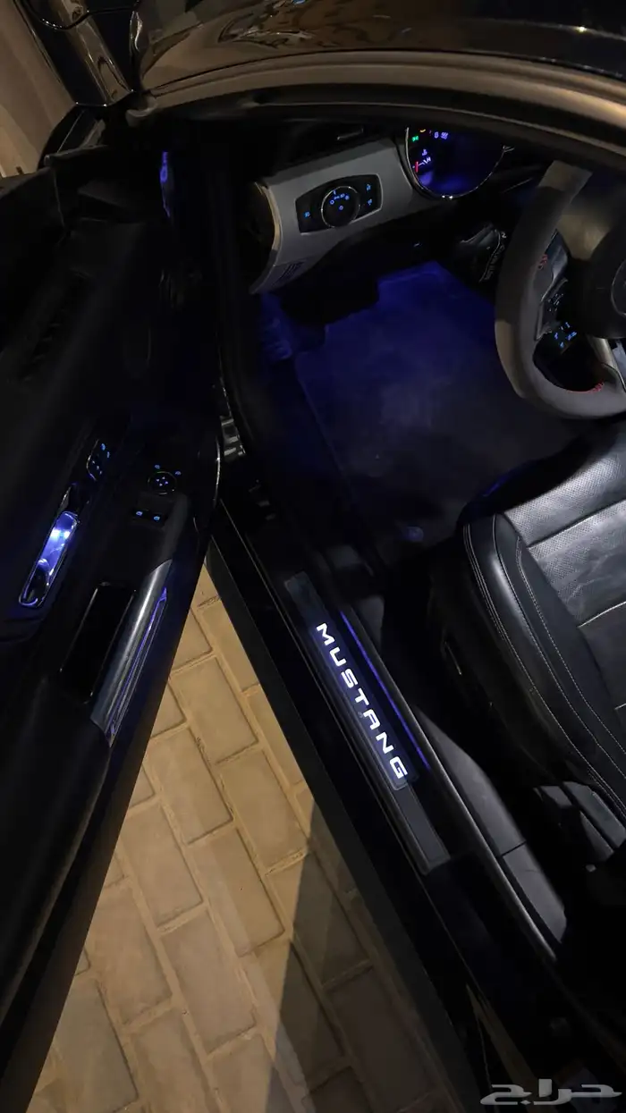 فورد موستنج V8 (لوحات دبي) 26