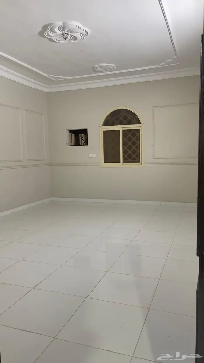 شقة للايجار مكونه من 4 غرف ومجلس وصالة وحمامين 4