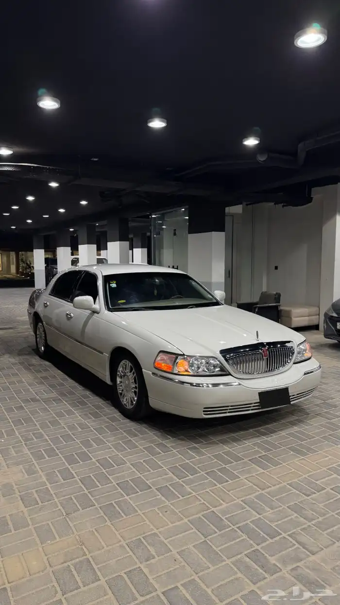 لينكولن تاون كار 2009 0