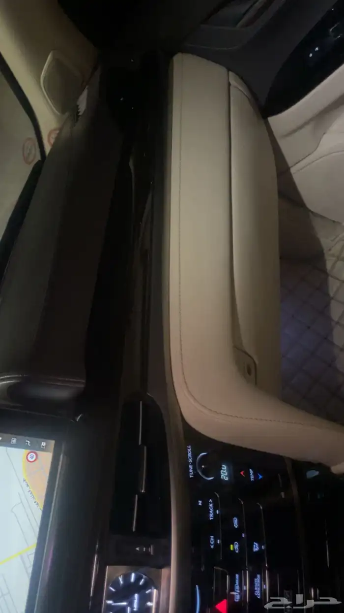 لكزس LX570 الموديل 2016 4