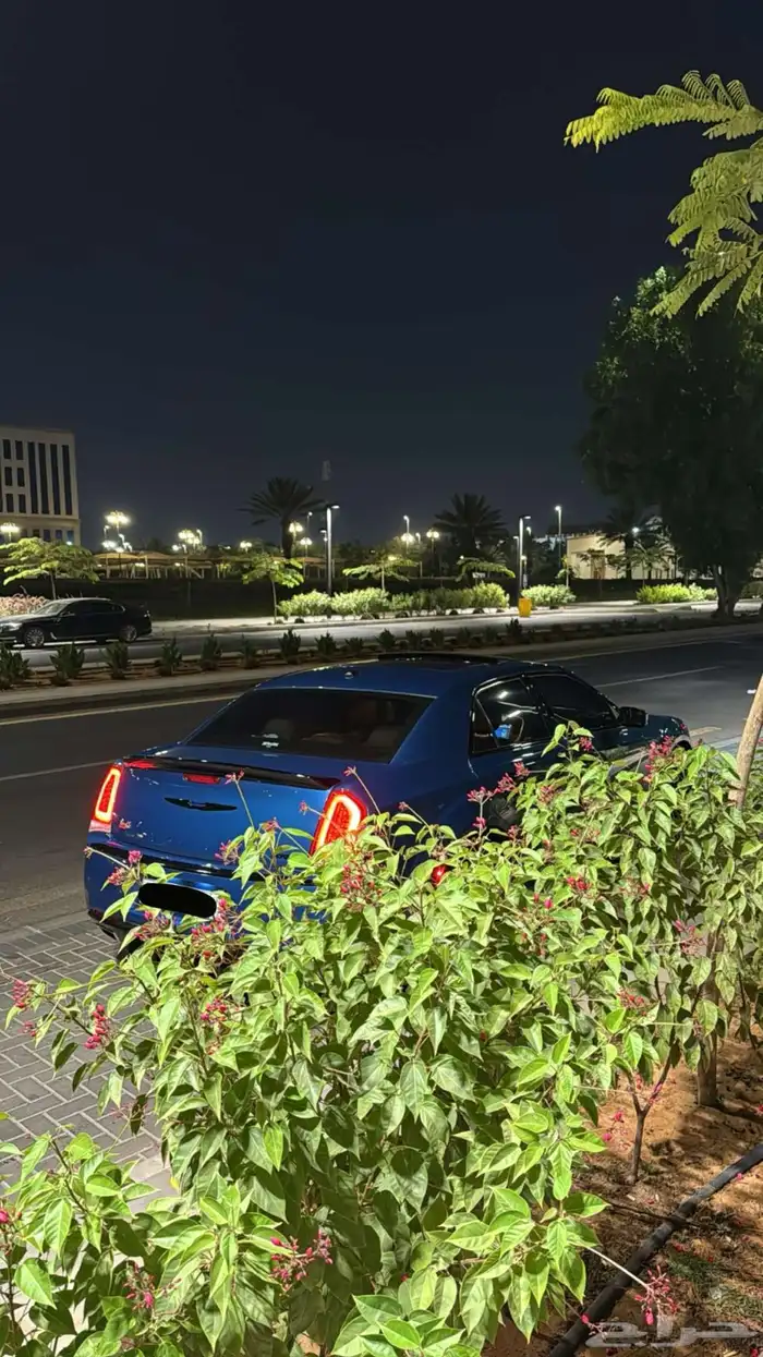 كرايزلر 2021 فل كامل اكزيكتيف -V8 3