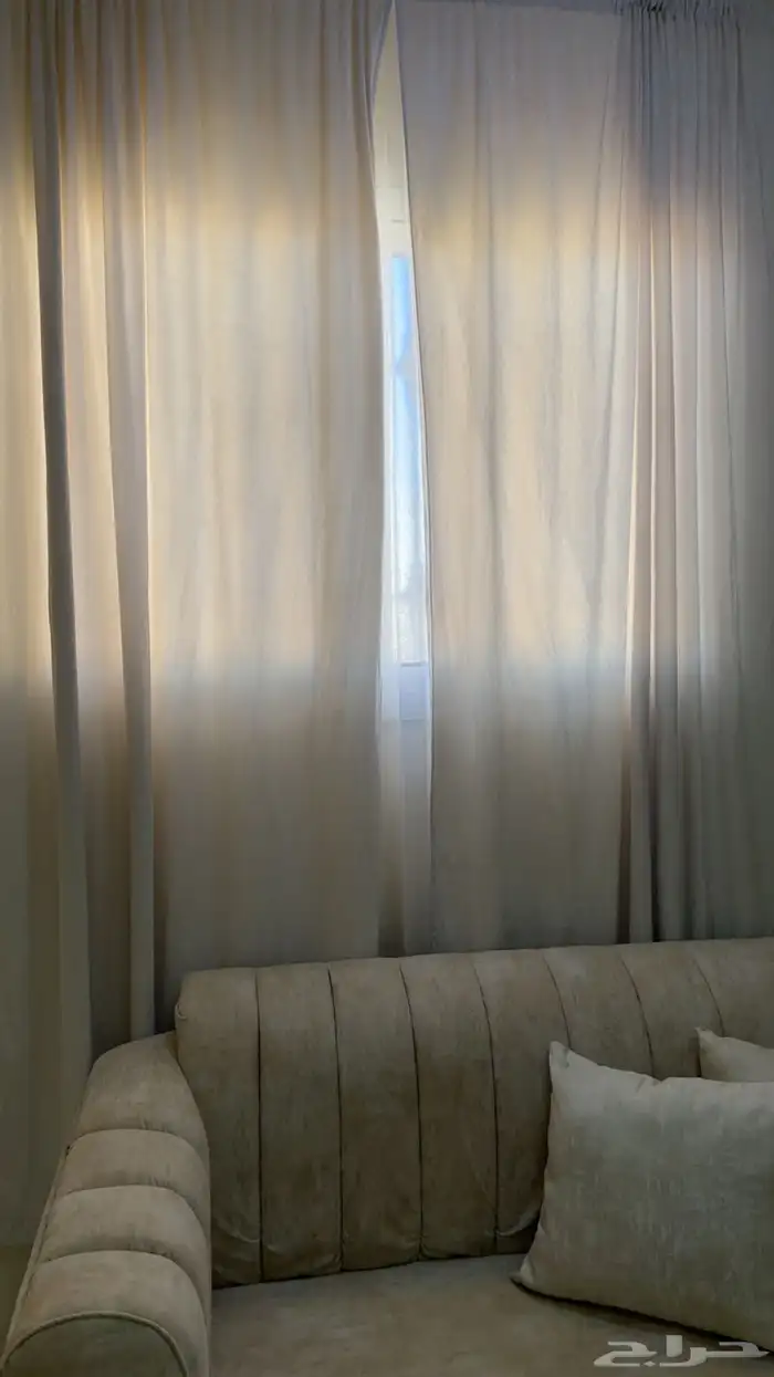 كنب شبيه الجديد مع ستارة 5