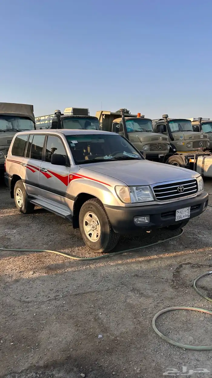 لاندكروزر 99 مكيفين وثلاجه 0