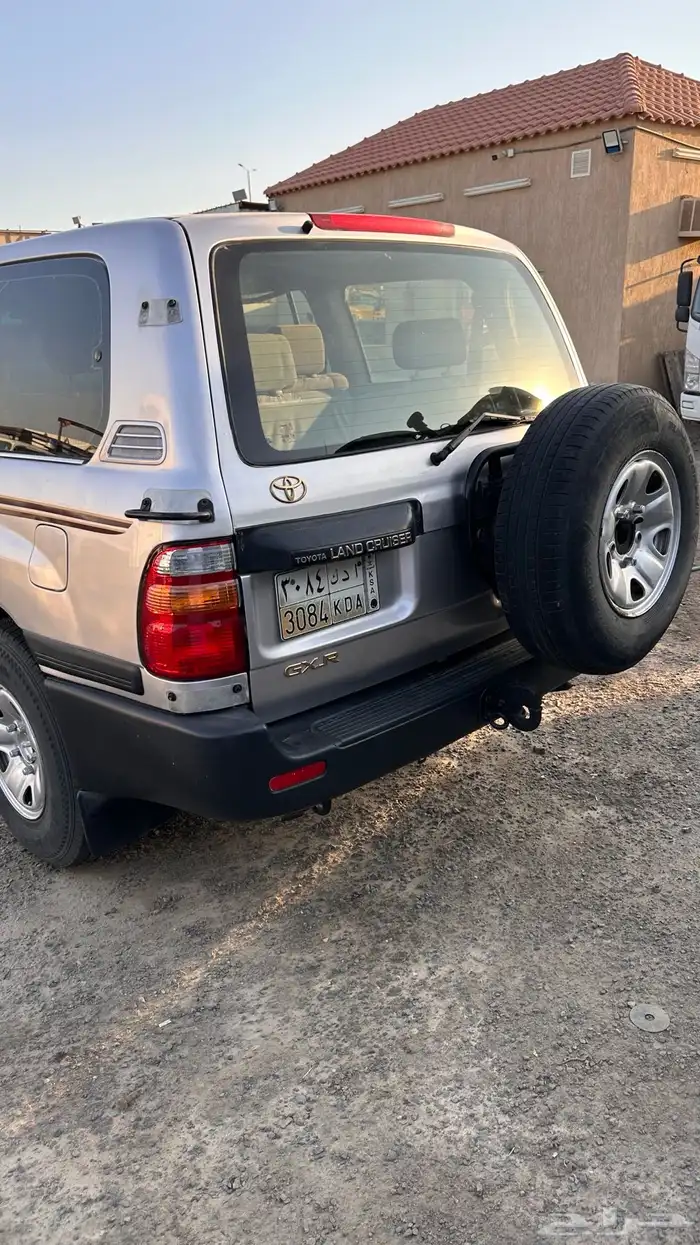 لاندكروزر 99 مكيفين وثلاجه 3