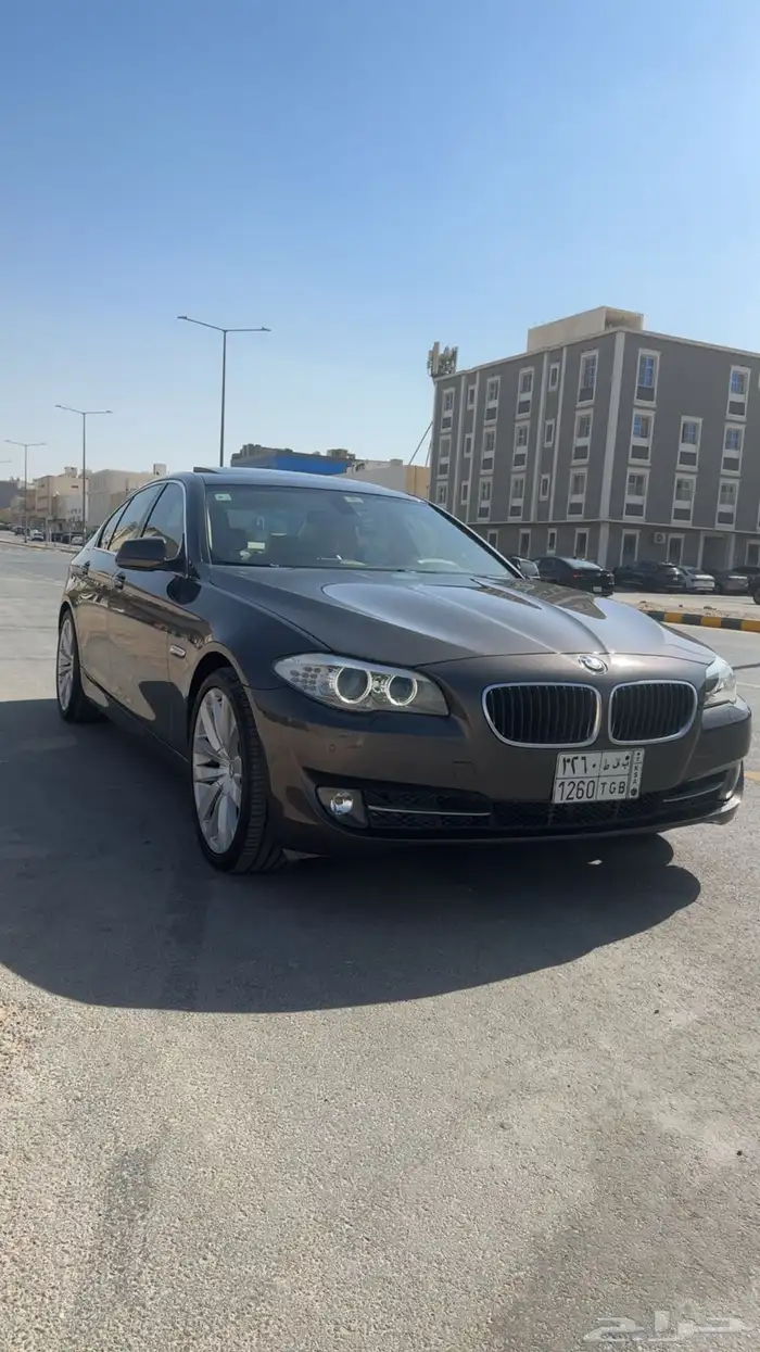 بي ام دبليو الفئة الخامسه 523i موديل 2012 ممشى 195 0