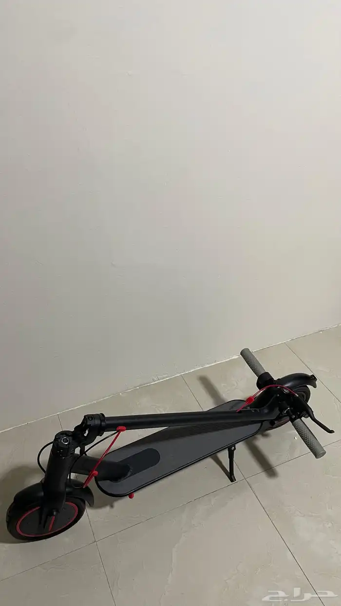 سكوتر كهربائي ب 650 4