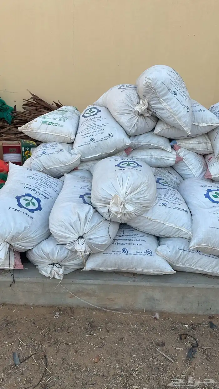 تمور أعلاف للبيع 0