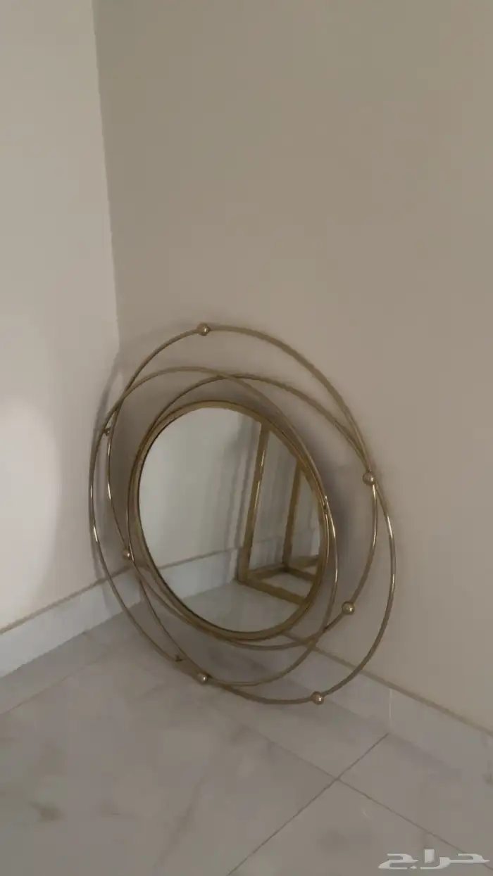 مدخل للبيع مع مراية لون ذهبي 0