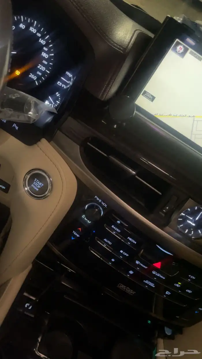 لكزس LX570 الموديل 2016 9