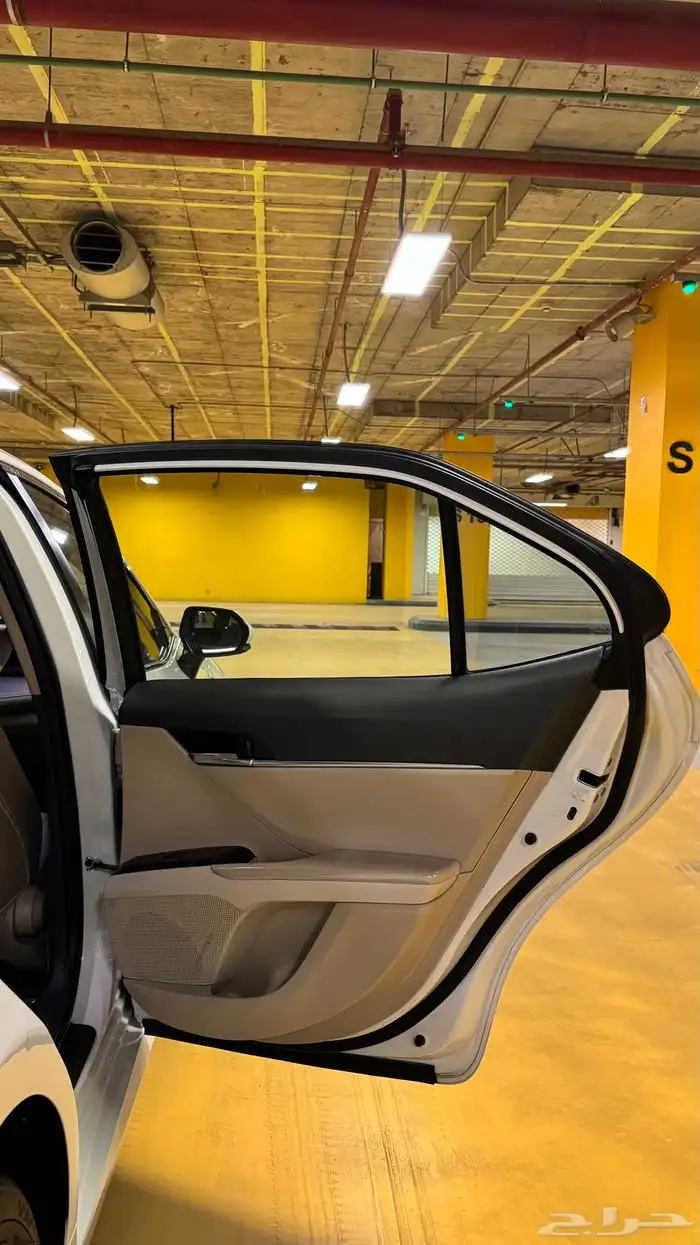 كامري 2022 فل كامل هايبرد 18