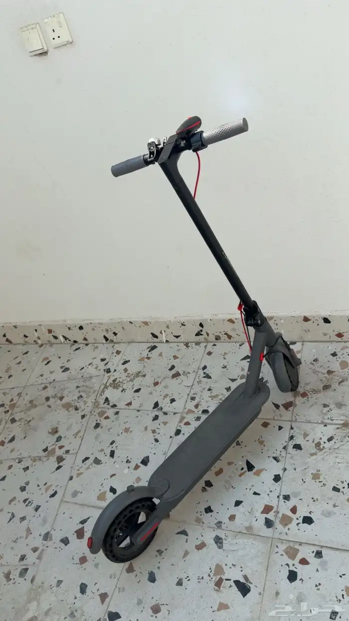 سكوتر نضيف استخدم اسبوع في كسر في الشاشه والجناح كما موضح 0