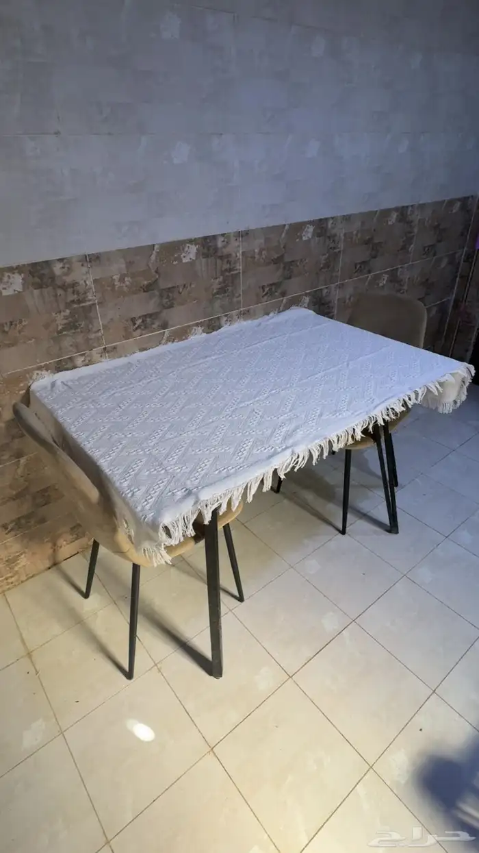 طاولة طعام 0