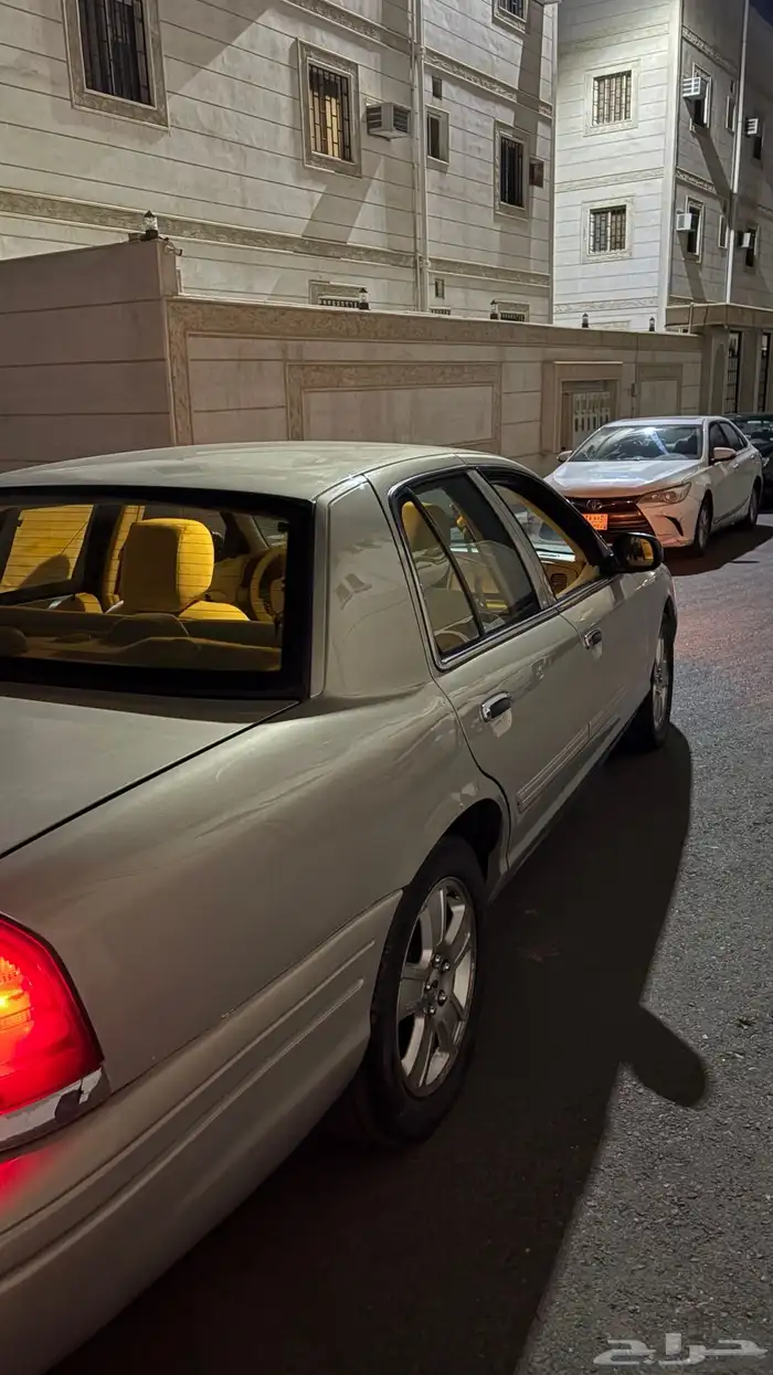 فورد فكتوريا 2011 12