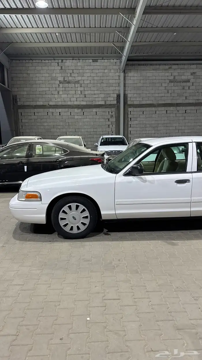 فورد فكتوريا بوليسي 2011 مخزن 5