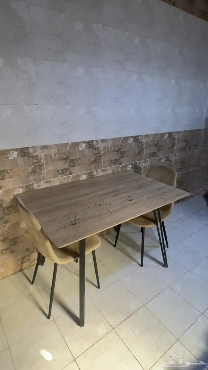 طاولة طعام 1