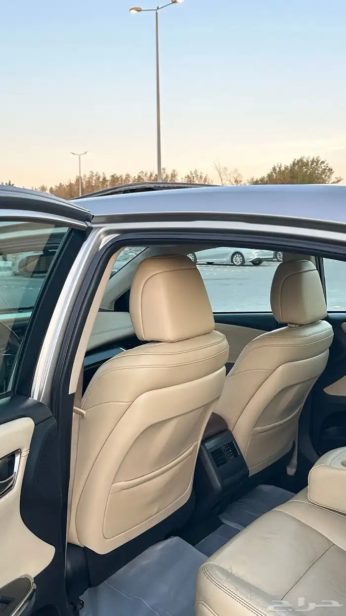 افلون 2017 XLE وارد عبدالطيف جميل 15