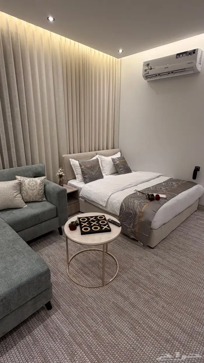 أستديو فندقي فاخر بجلسة جانبية للإيجار اليومي والأسبوعي 1