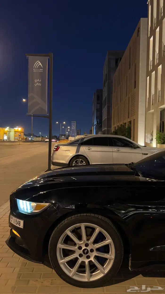 فورد موستنج V8 (لوحات دبي) 9