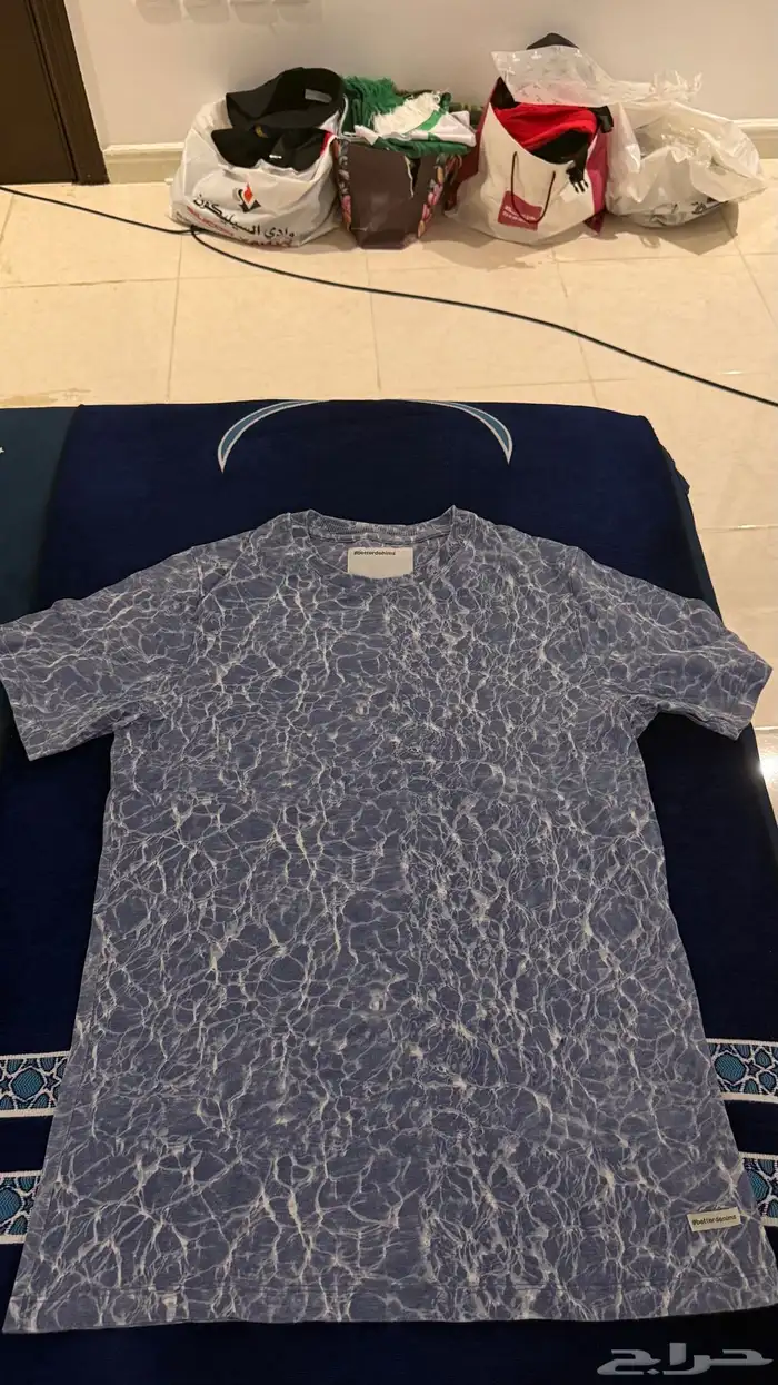 تيشيرت ملون مستعمل مقاس M 0