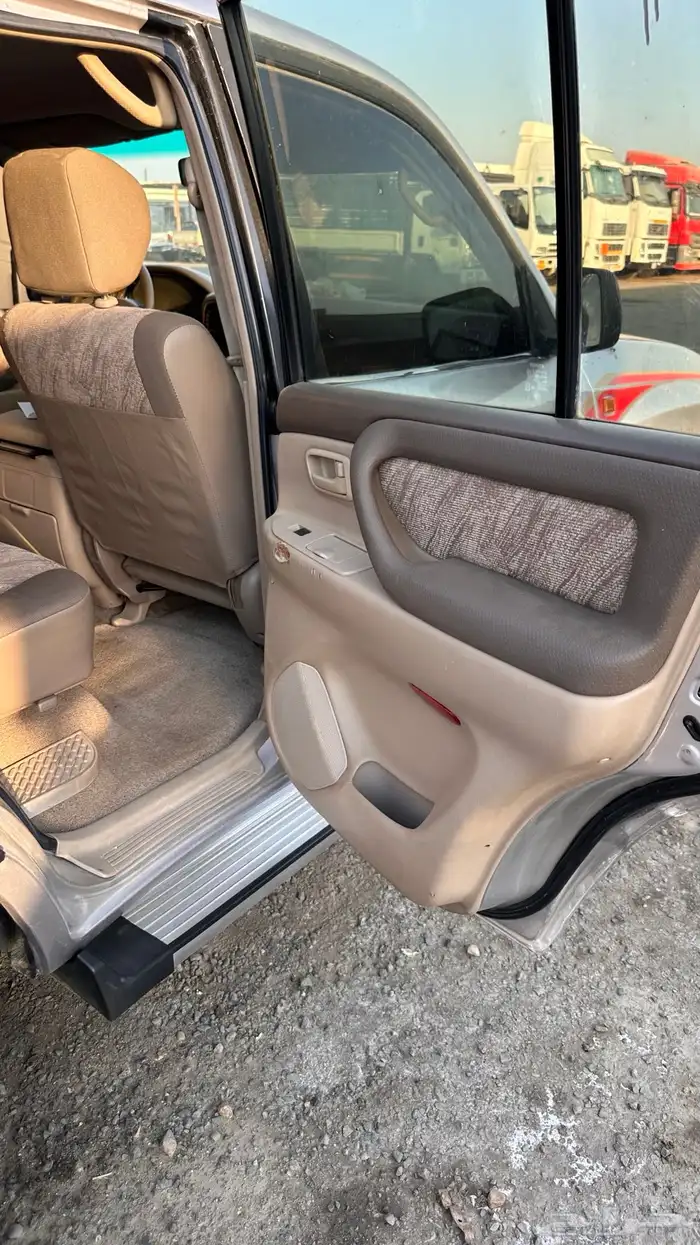 لاندكروزر 99 مكيفين وثلاجه 10