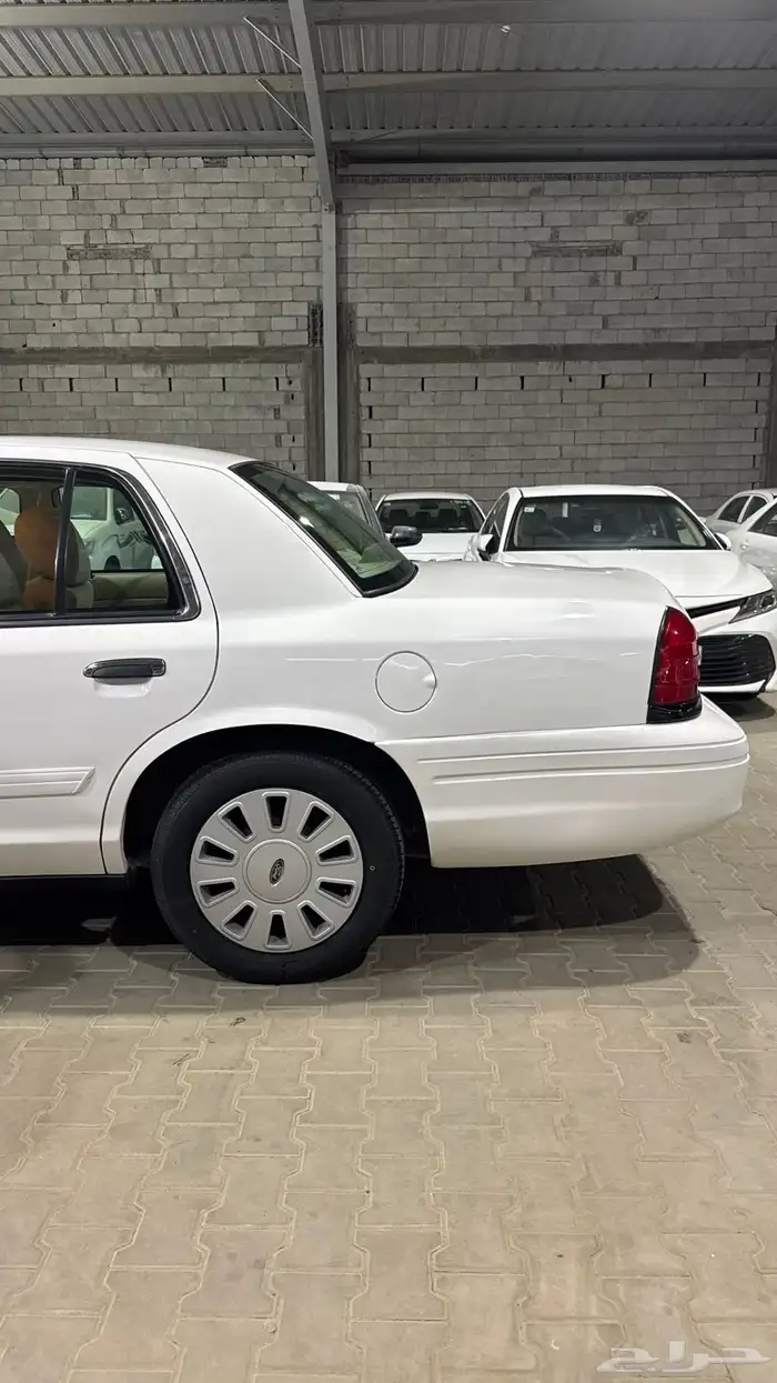 فورد فكتوريا بوليسي 2011 مخزن 9