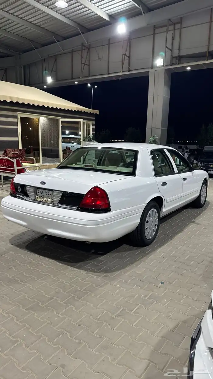 فورد فكتوريا بوليسي 2011 مخزن 13