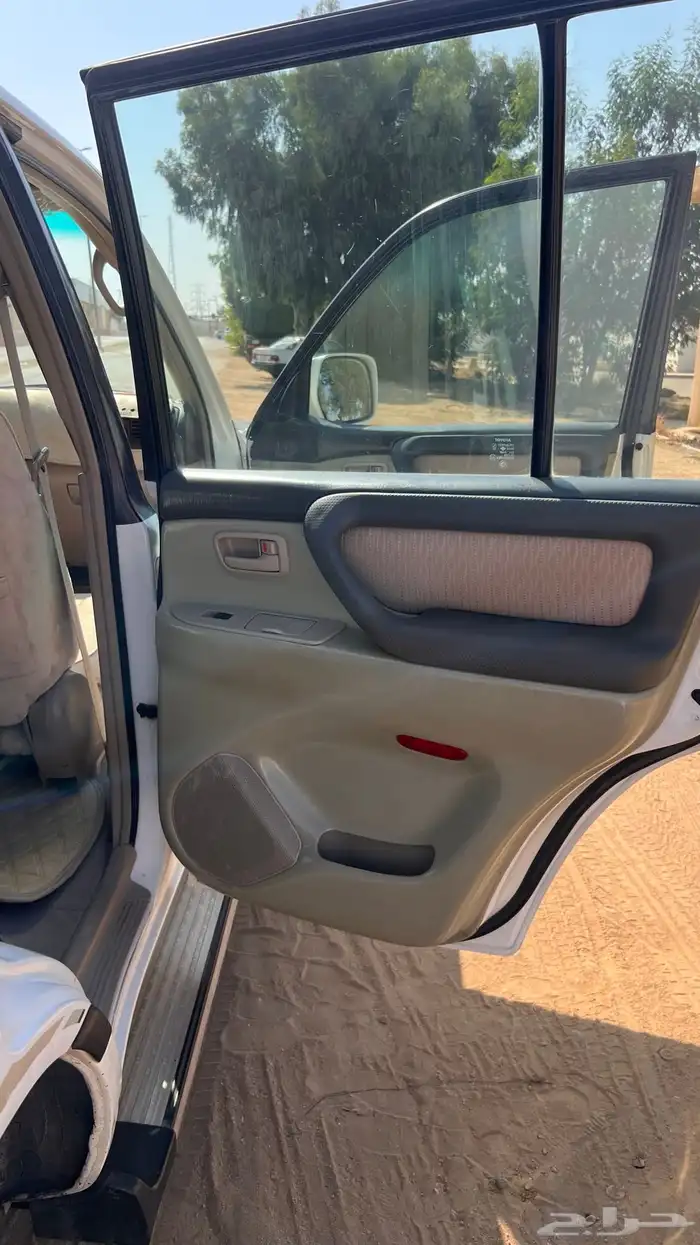 جيب لاند كروزر موديل 2000 11