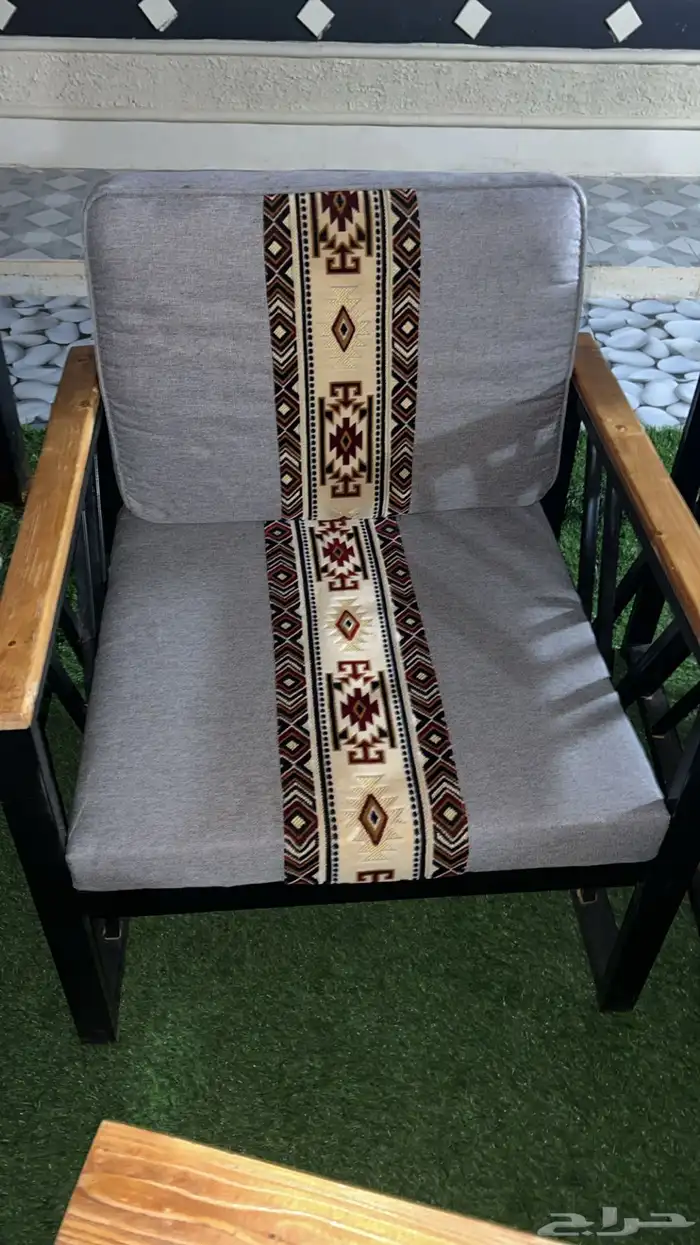 جلسات كراسي شعبيه نضيفه جدا كرسيين كبيره وثنين صغيره 2