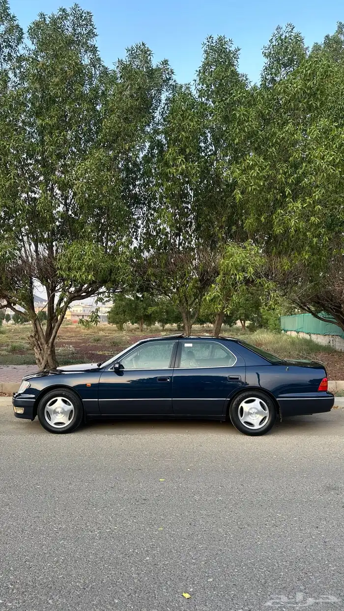 لكزس 1999 4
