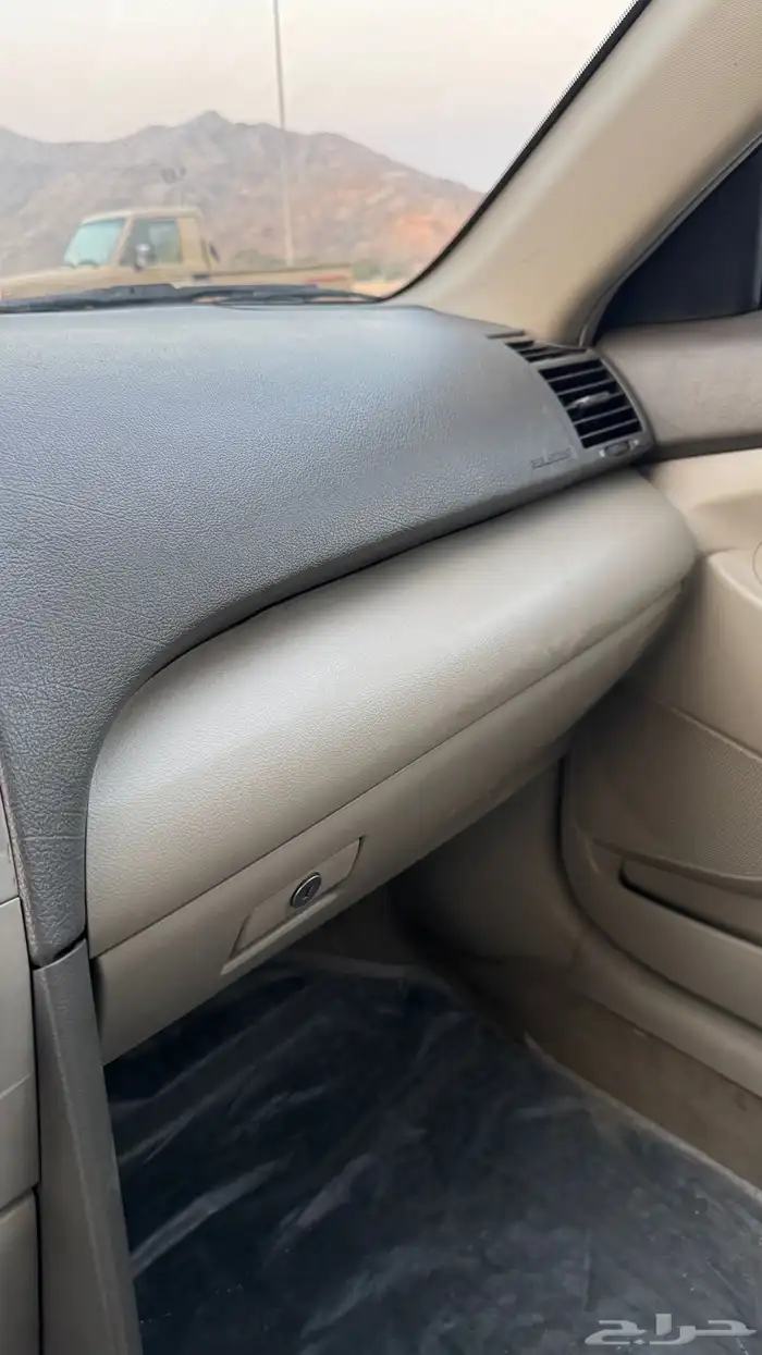 للبيع كامري 2011 استاندر قير تماتيك عداد 330 الف فقط 10