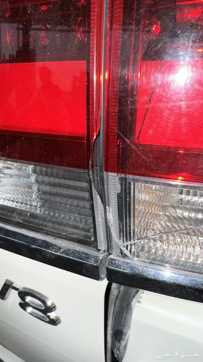 اسطب وكاله خلفي يمين شنطه لاندكروزر 2019 0