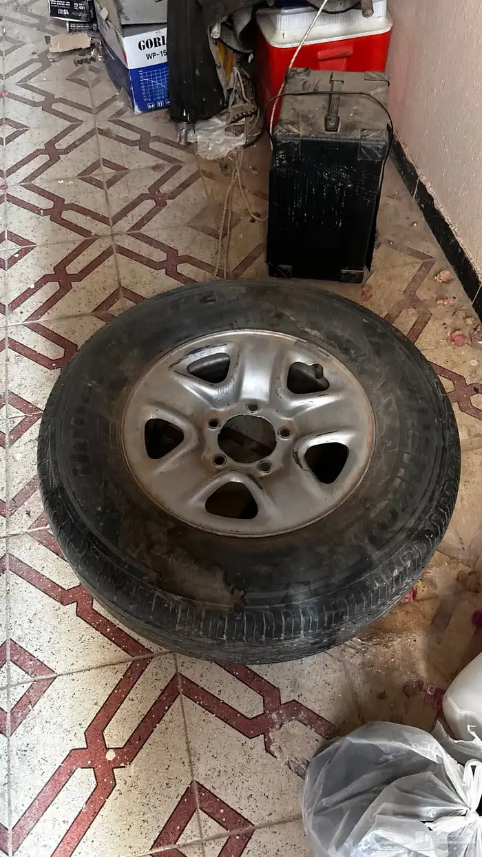 جنوط ديزل مقاس 17 مع كفراته 0