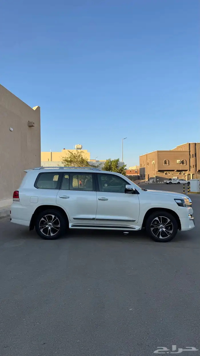 لاند كروزر Gxr فئة تورينق 4