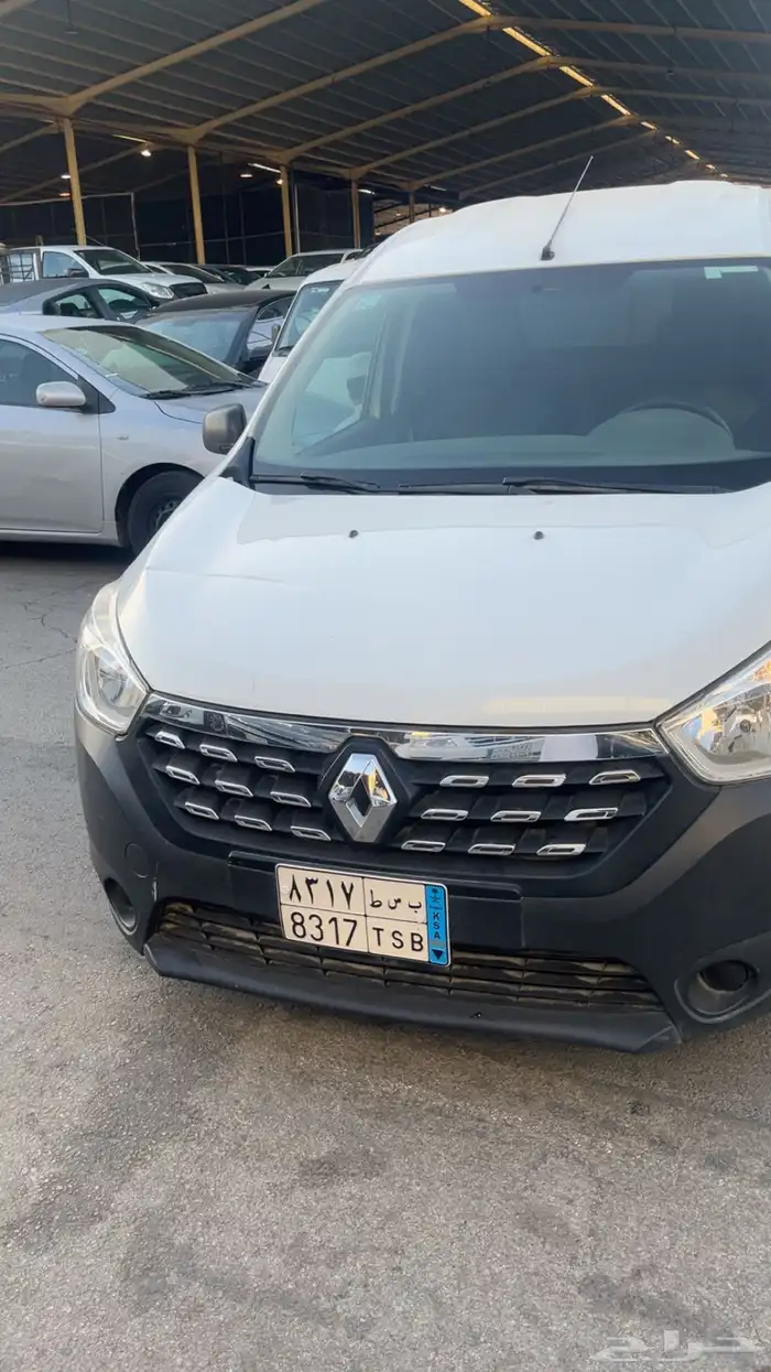 باص رينو 2021 4