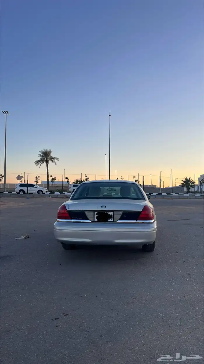 للبيع او البدل المناسب فورد فكتوريا سعودي 2011 6
