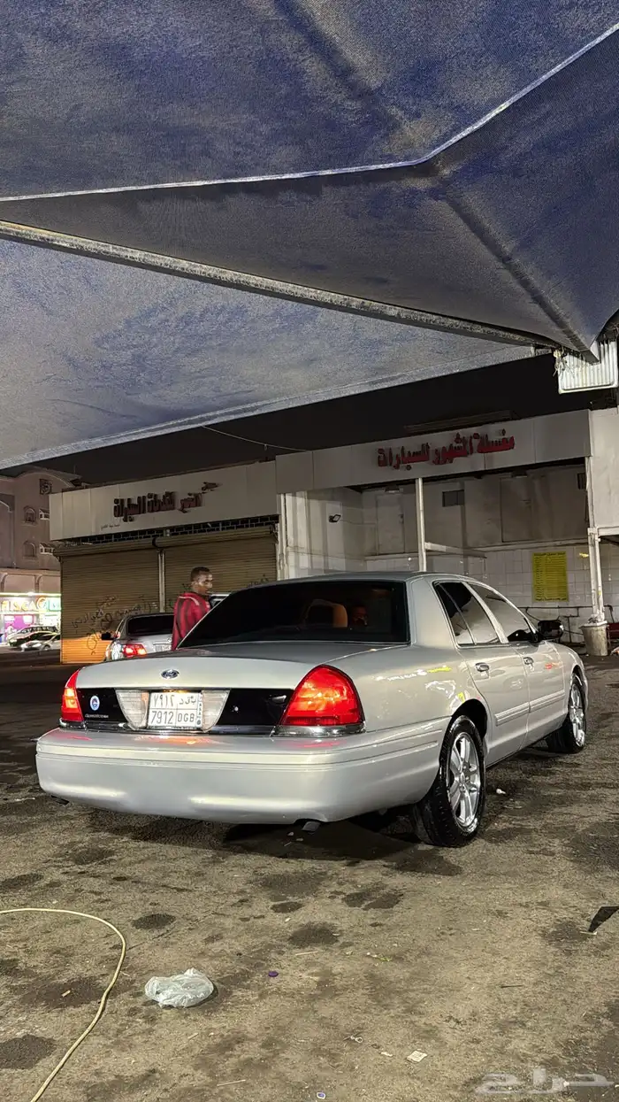 فورد فكتوريا 2011 في قمة النظافة 1