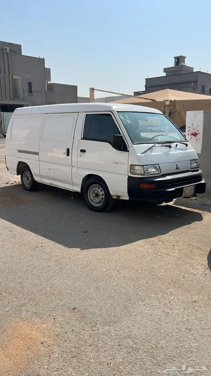 للبيع باص ميتسوبيشي بضاعة 0