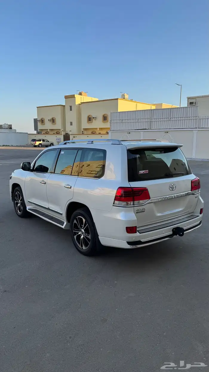 لاند كروزر Gxr فئة تورينق 5
