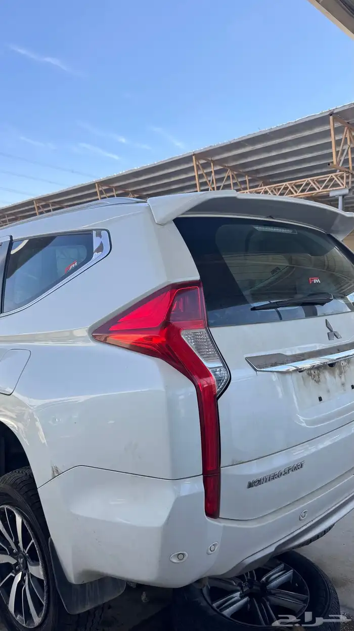 قطع غيار ميتسوبيشي منتيرو 2018 تشليح 0