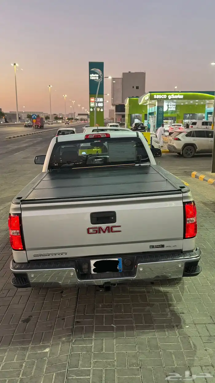 للبيع جي ام سي سييرا موديل 2016 فل كامل Z71 دبل 4X4 15