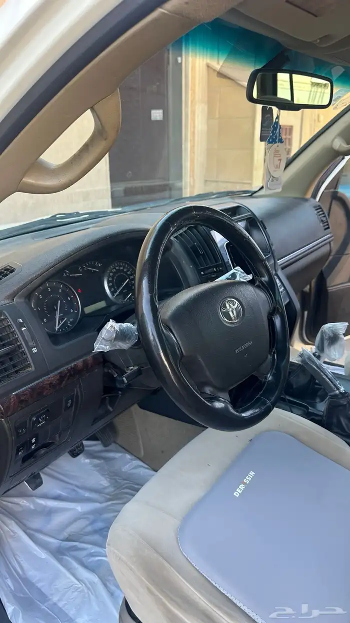 جيب لاندكروزر 12