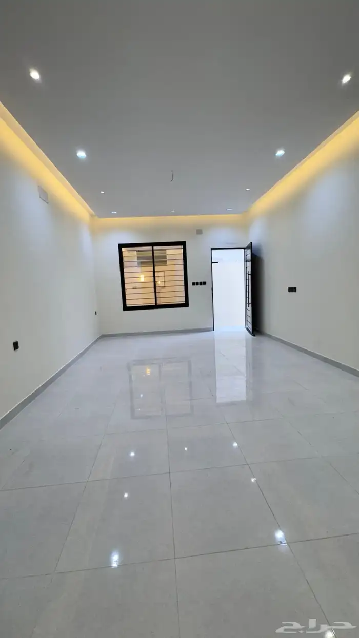 للبيع دور مستقل على ارض كامله من 850 الف بالخميس 11