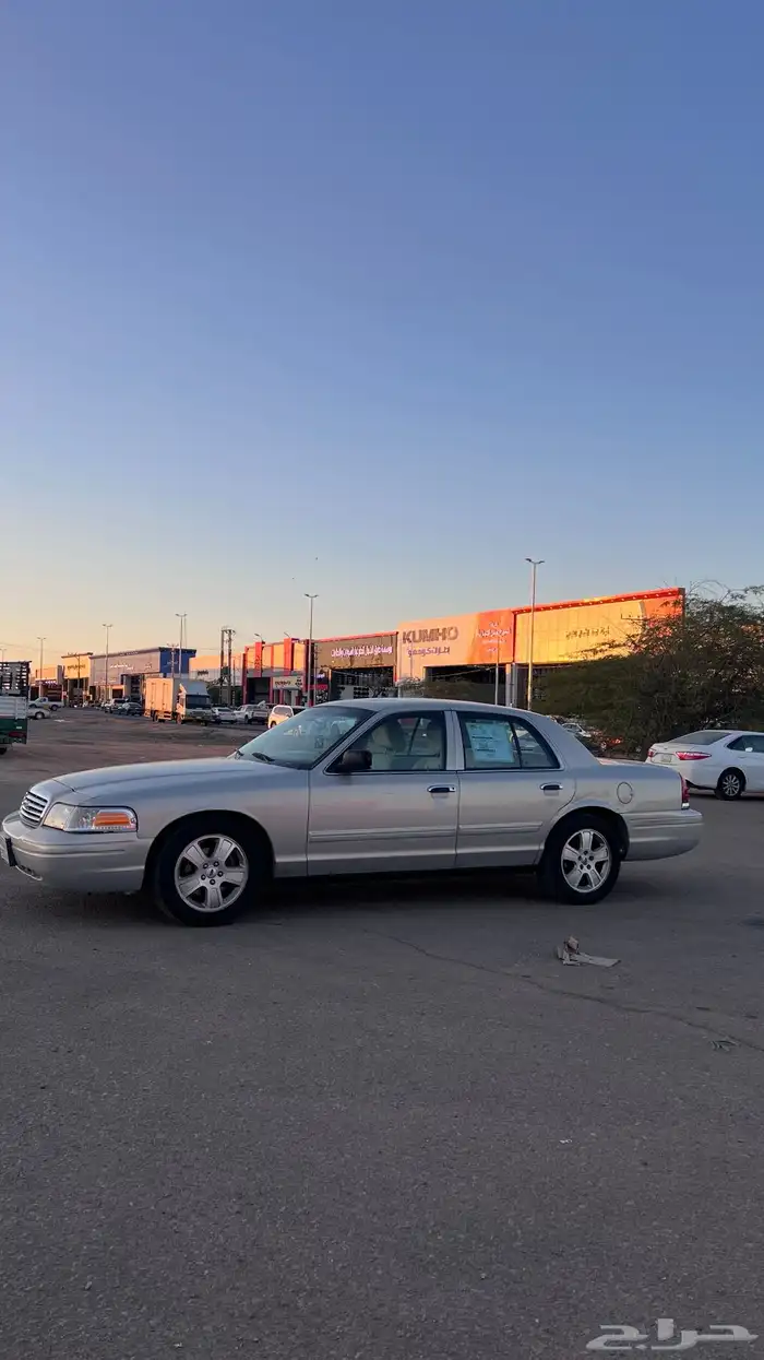 للبيع او البدل المناسب فورد فكتوريا سعودي 2011 5