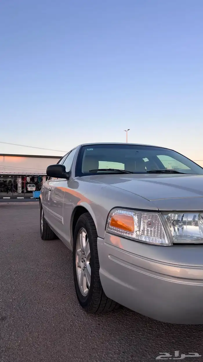 للبيع او البدل المناسب فورد فكتوريا سعودي 2011 3