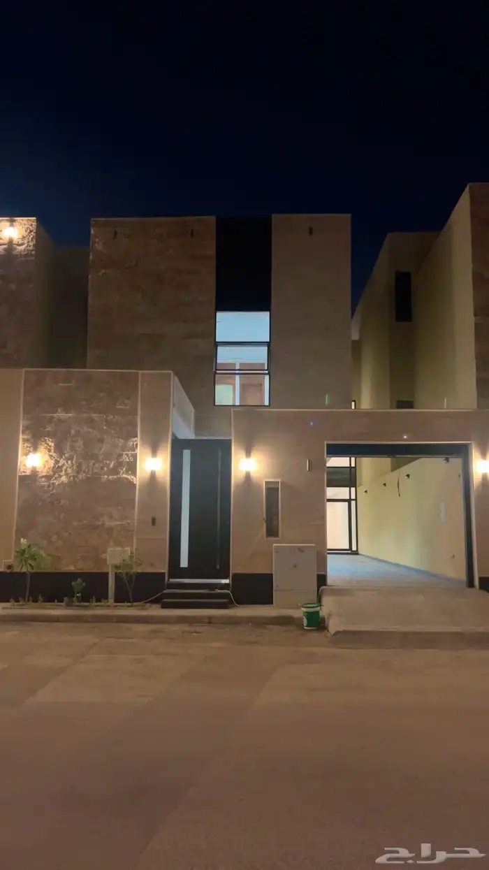 فيلا مستقله مع شقه 5