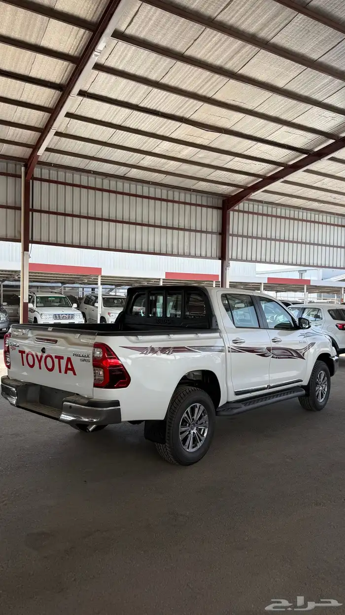 تويوتا هايلكس بنزين فل كامل 2025 كاش وتقسيط 7