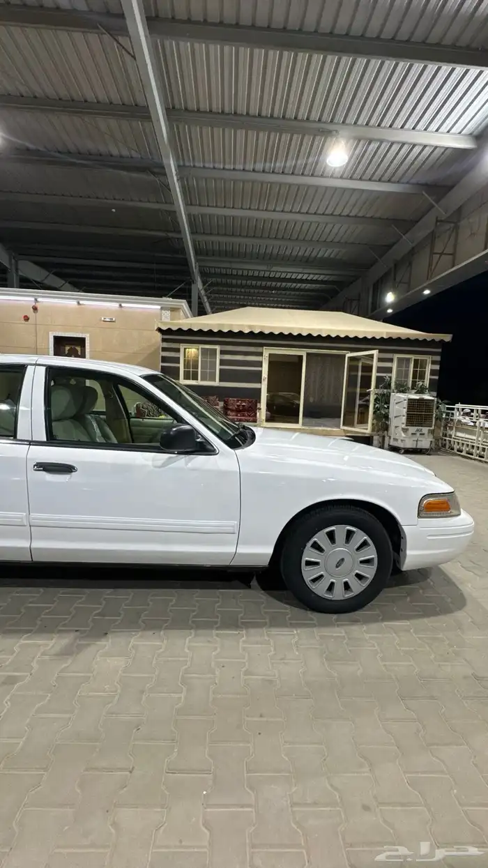 فورد فكتوريا بوليسي 2011 مخزن 15