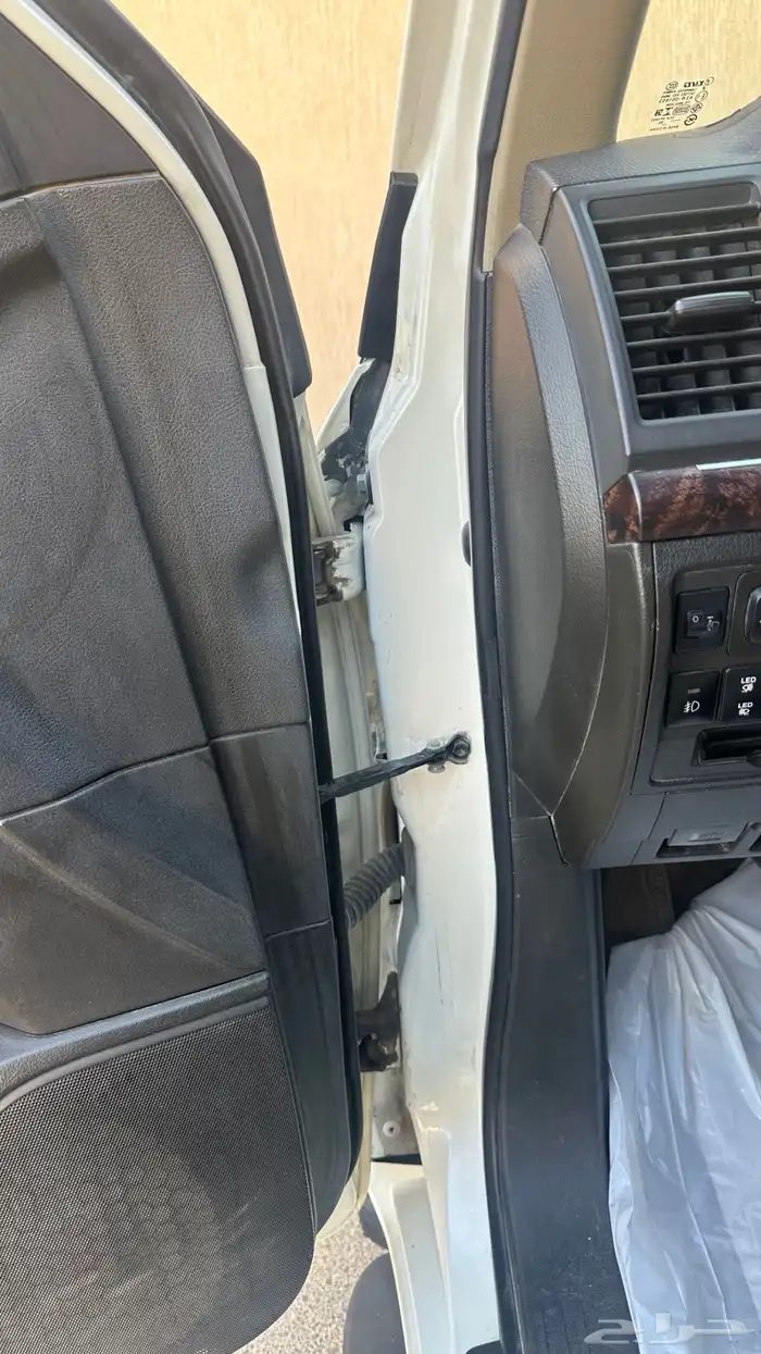 جيب لاندكروزر 11