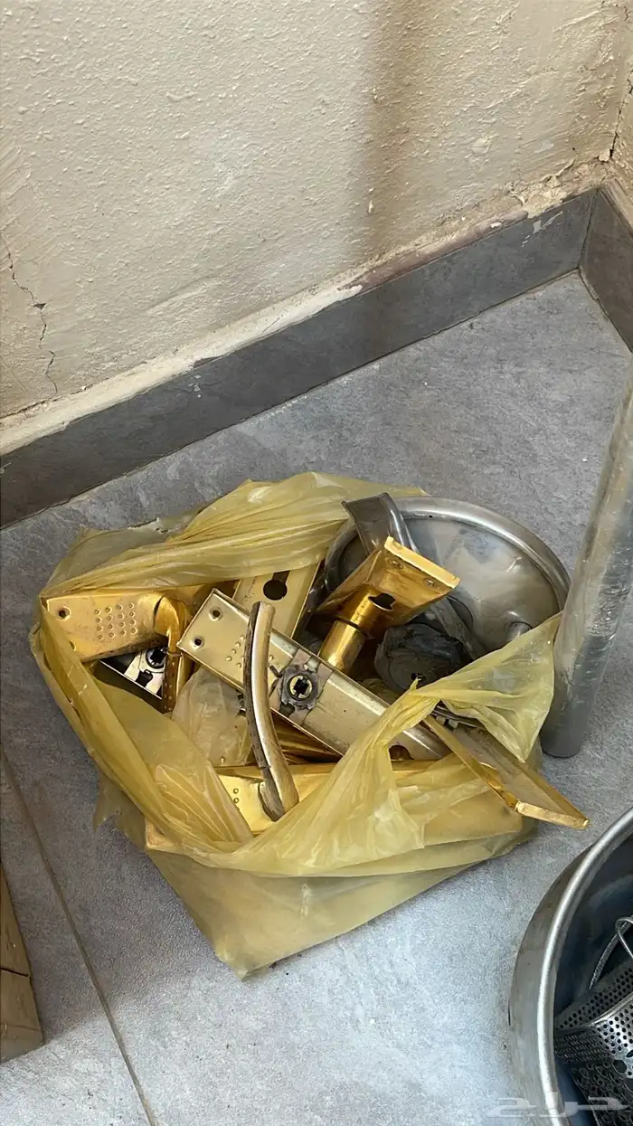 قطع حديد للبيع 1